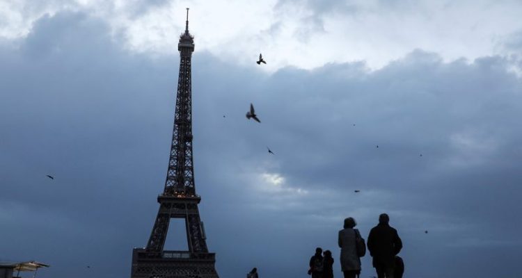 París reabre la Torre Eiffel tras su prolongado cierre por el coronavirus